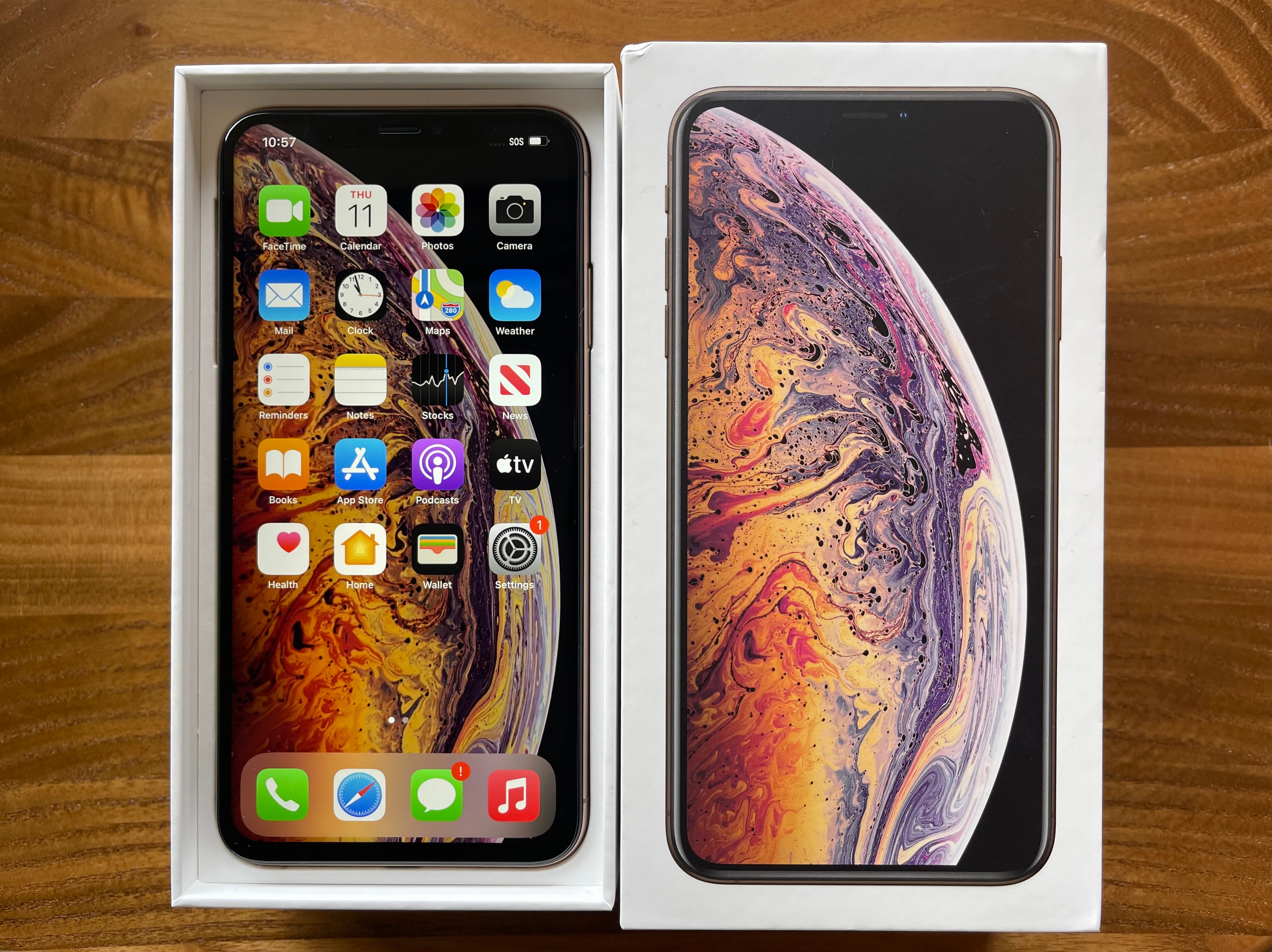 Iphone XS max Gold 64GB (warranty) (90% battery health